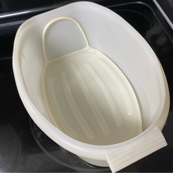 Tupperware Keeper - Picture 5 of 6